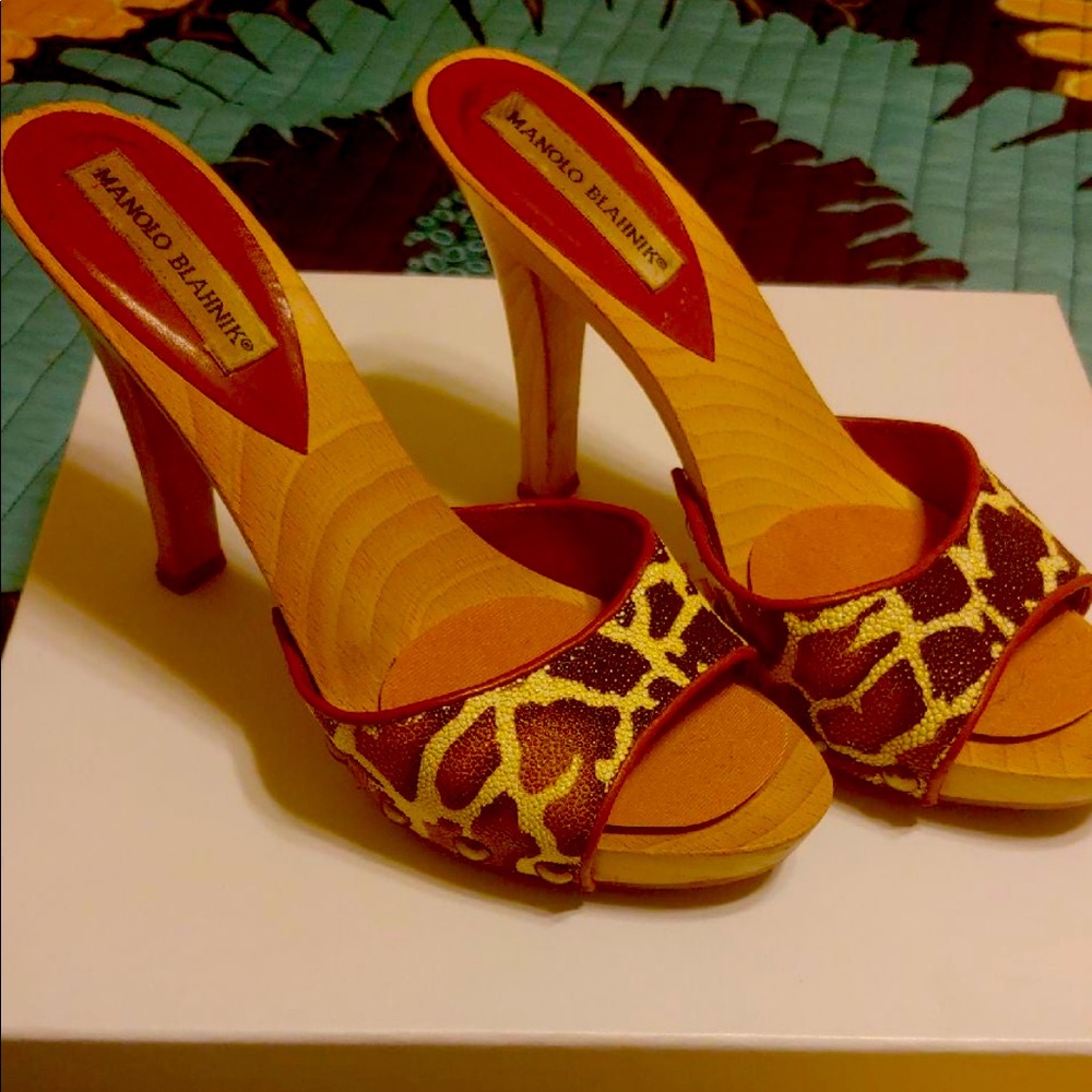 Manolo Blahnik leather and wooden slide in heels,size 38(7.5-8).Great condition,